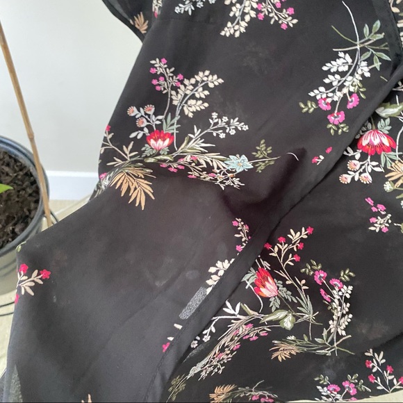 MONTEAU Black Floral Collared Short Sleeve Chiffon Blouse - Picture 3 of 4